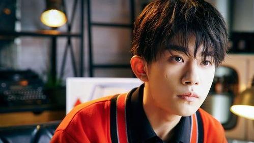 易烊千玺默默吃瓜爆料视频,揭秘娱乐圈不为人知的一面 第1张 易烊千玺默默吃瓜爆料视频,揭秘娱乐圈不为人知的一面 第1张